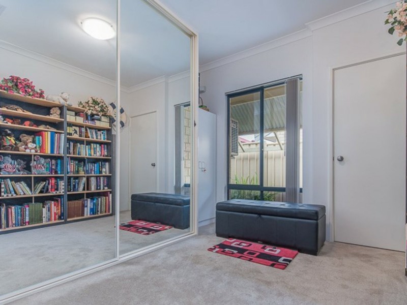 28 Finsbury Drive, Thornlie WA 6108