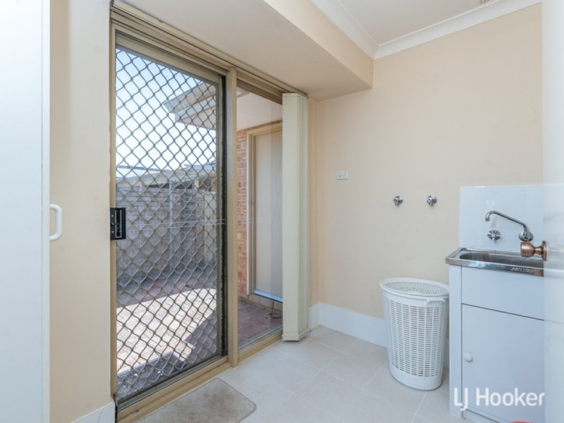 16/4 Heron Place, Maddington WA 6109