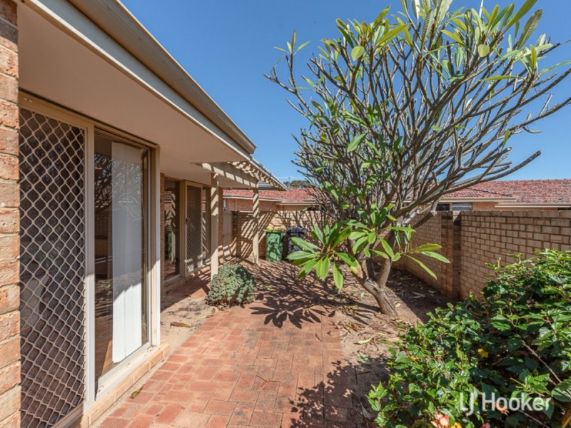 16/4 Heron Place, Maddington WA 6109