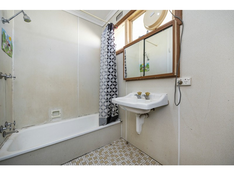 30 Woodley Way, Parmelia WA 6167