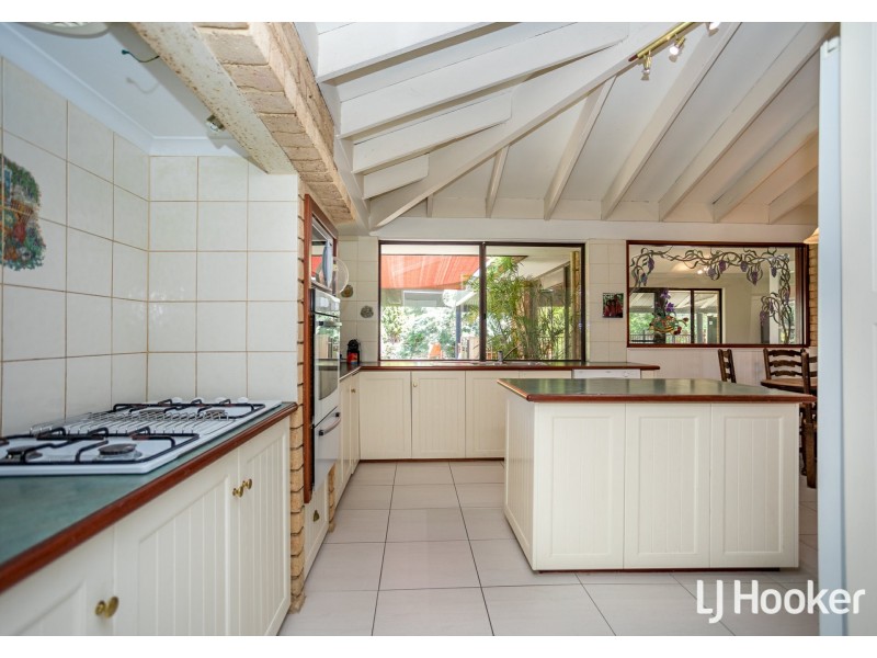 15 Brooks Place, Wandi WA 6167