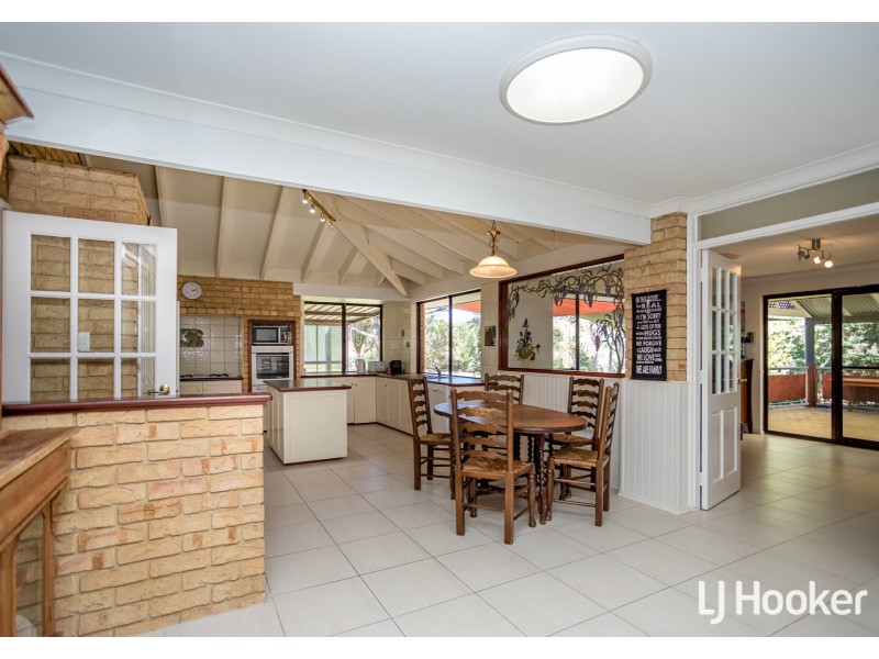 15 Brooks Place, Wandi WA 6167