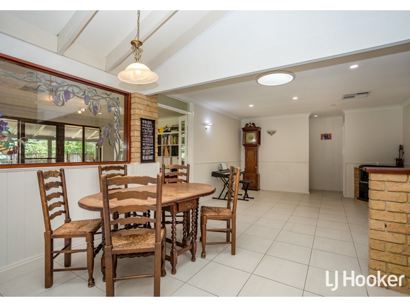 15 Brooks Place, Wandi WA 6167