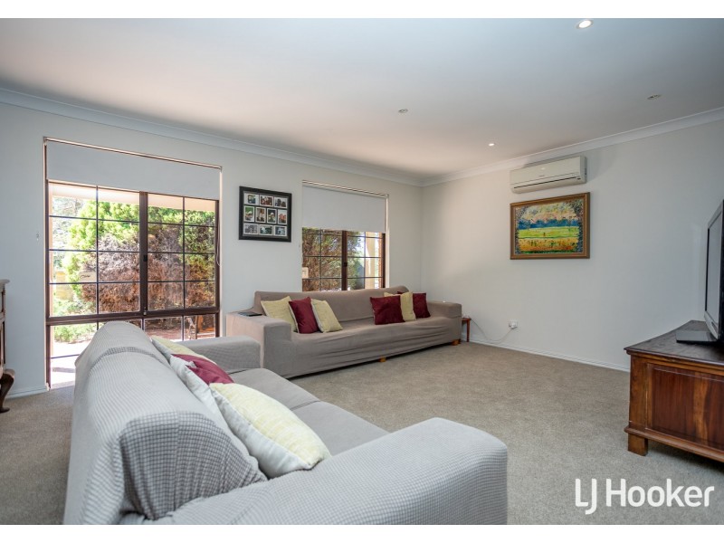 15 Brooks Place, Wandi WA 6167