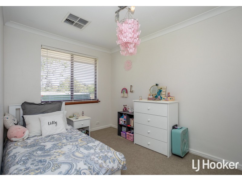 15 Brooks Place, Wandi WA 6167