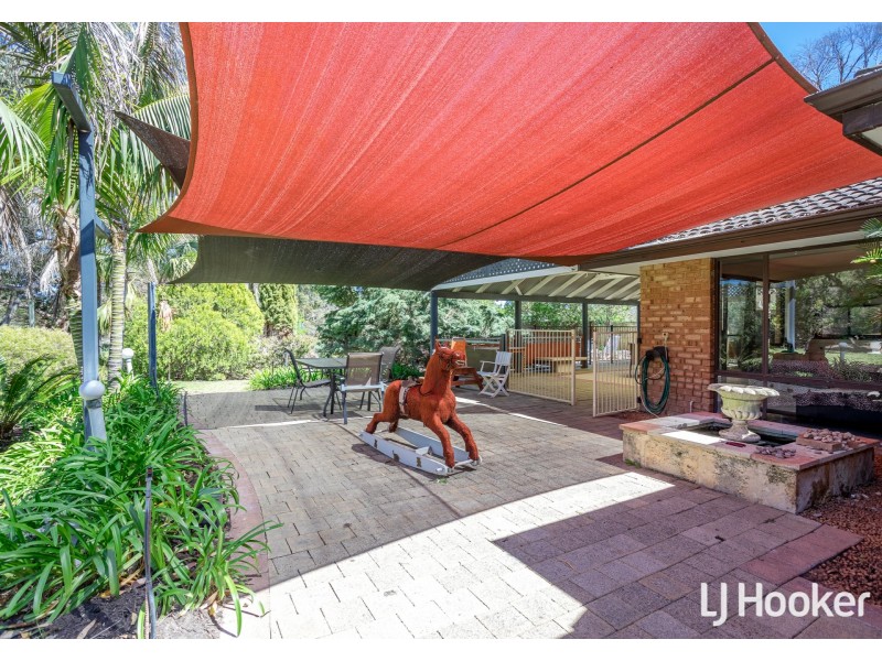 15 Brooks Place, Wandi WA 6167