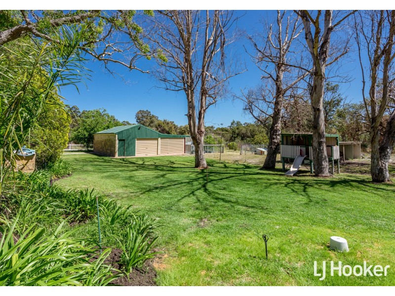 15 Brooks Place, Wandi WA 6167
