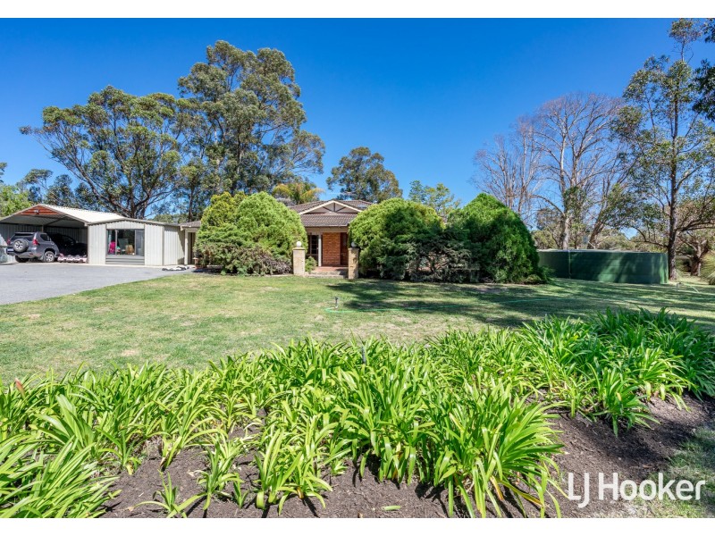 15 Brooks Place, Wandi WA 6167