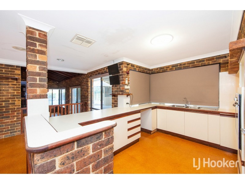 22 Crest Court, Thornlie WA 6108