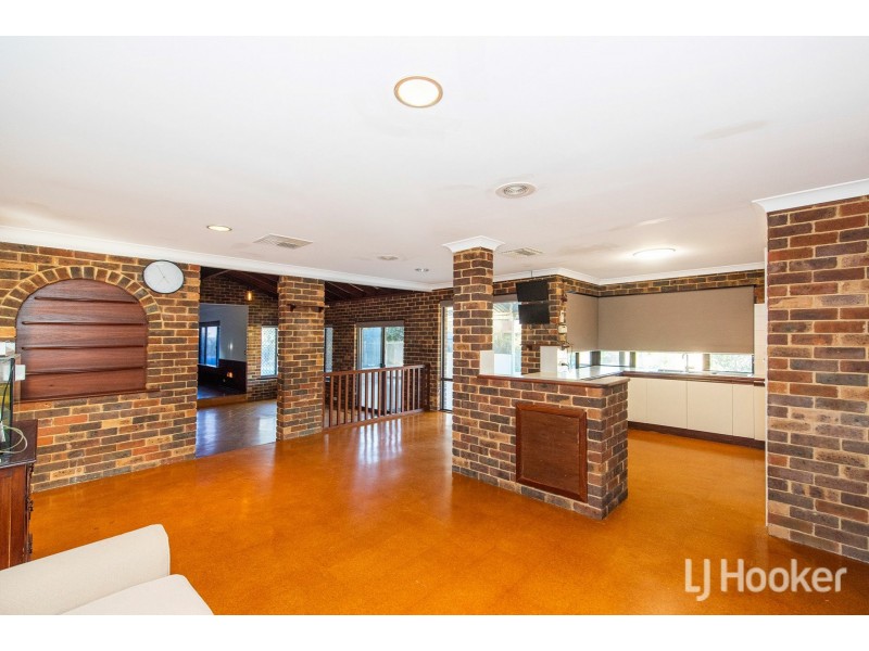 22 Crest Court, Thornlie WA 6108