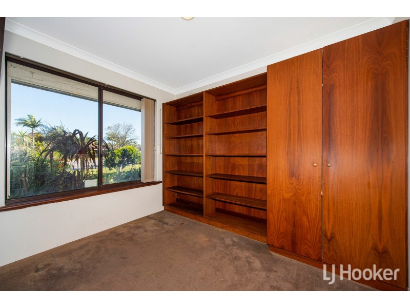 22 Crest Court, Thornlie WA 6108