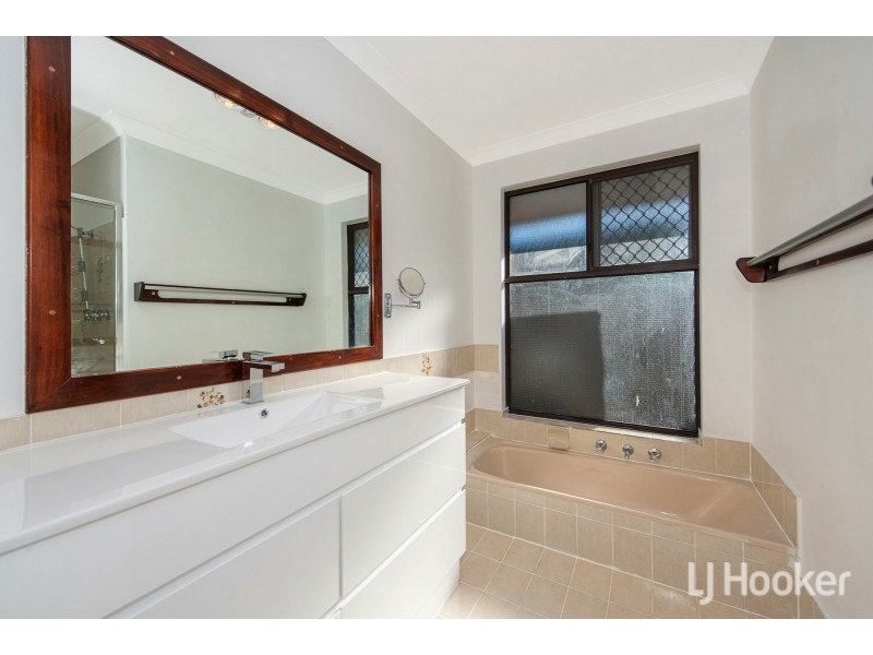 22 Crest Court, Thornlie WA 6108