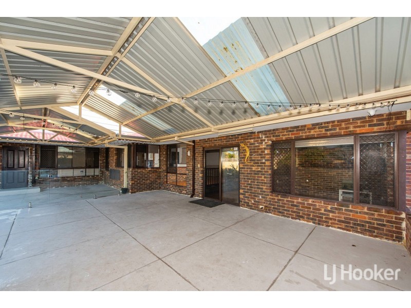 22 Crest Court, Thornlie WA 6108