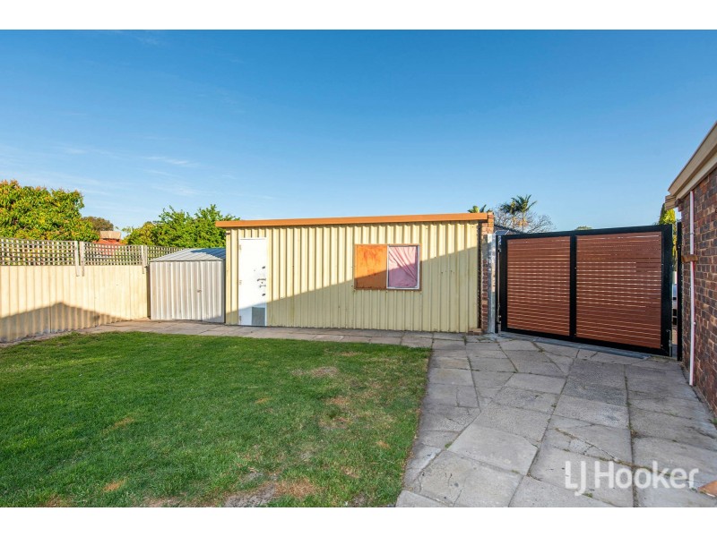 22 Crest Court, Thornlie WA 6108