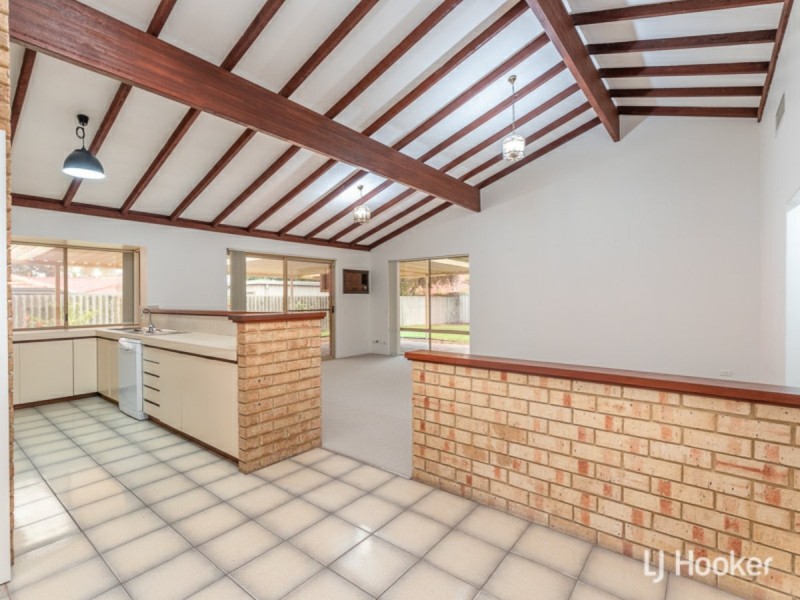 52 Regal Drive, Thornlie WA 6108