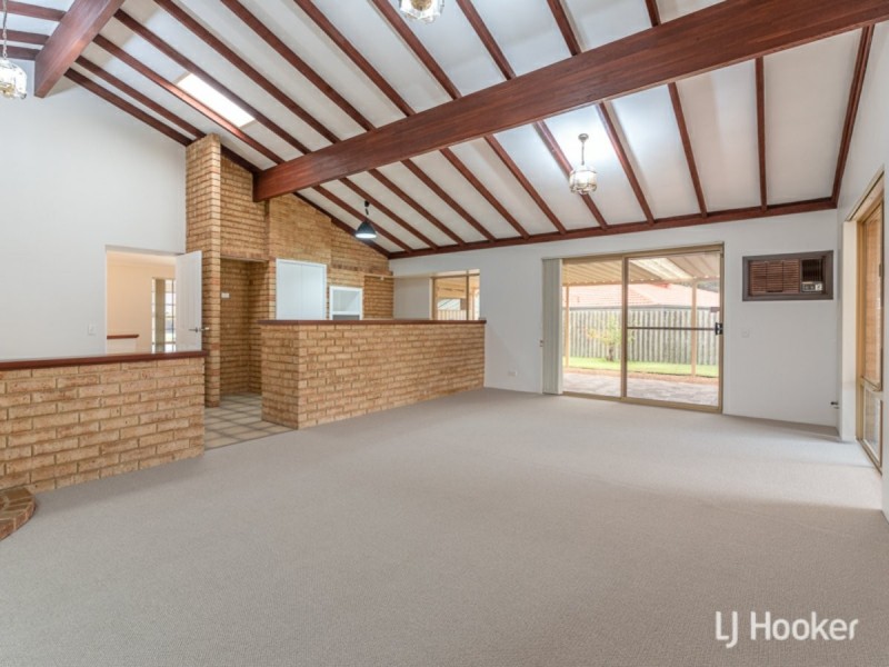 52 Regal Drive, Thornlie WA 6108