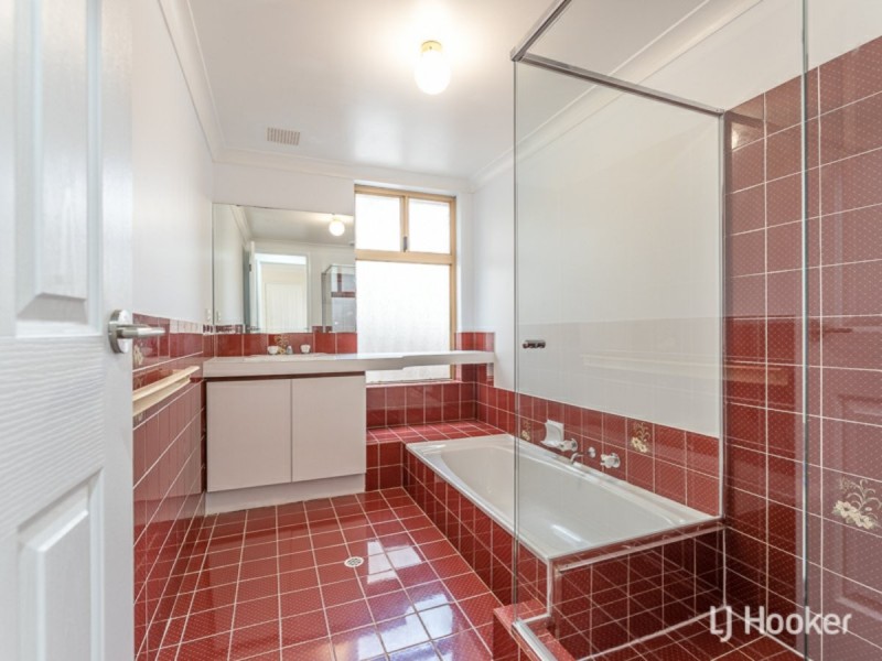 52 Regal Drive, Thornlie WA 6108