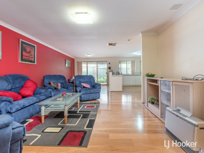 8 Iona Place, Cannington WA 6107