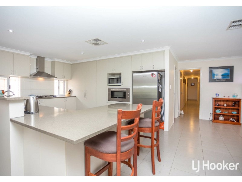 9 Jeremiah Way, Canning Vale WA 6155