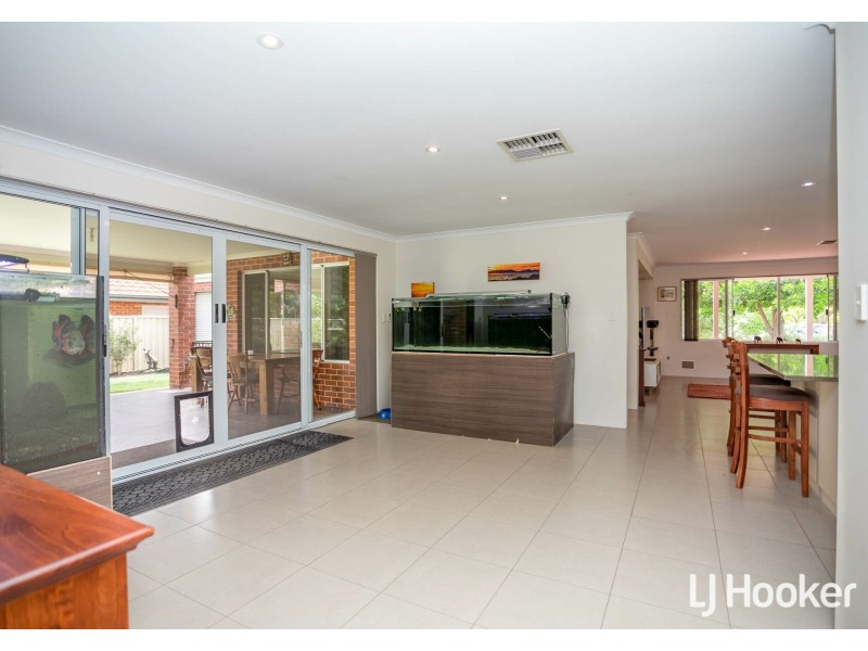 9 Jeremiah Way, Canning Vale WA 6155