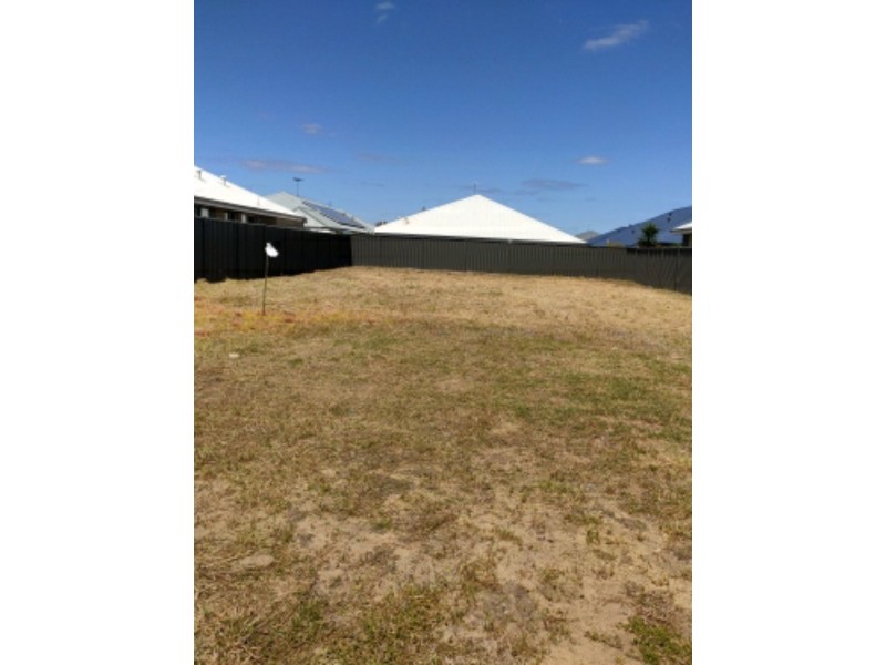 11 Idalia Terrace, Wandi WA 6167