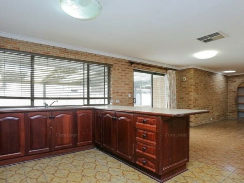 24B Spring Road, Thornlie WA 6108
