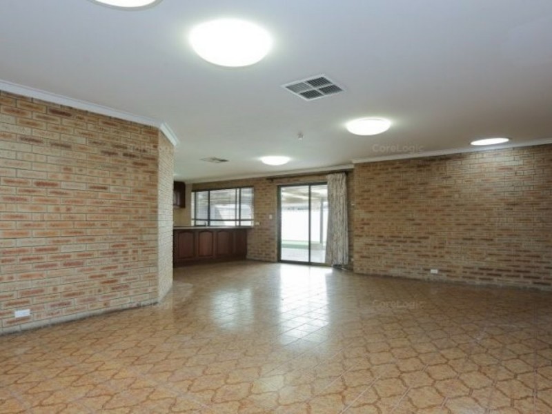 24B Spring Road, Thornlie WA 6108