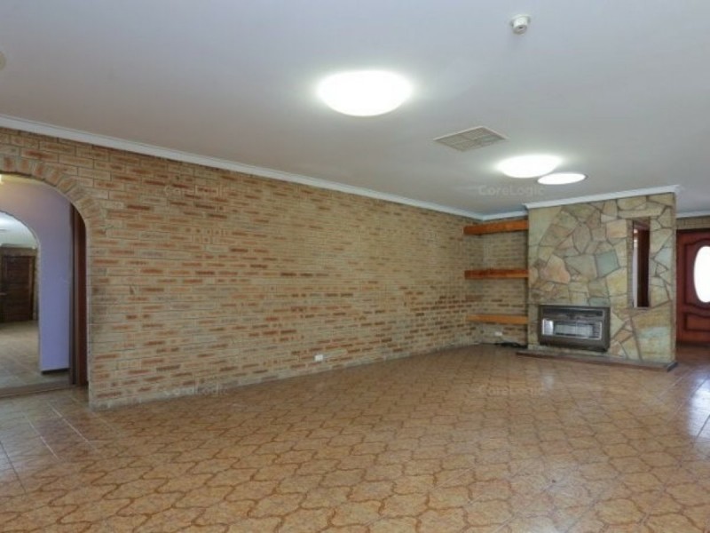 24B Spring Road, Thornlie WA 6108