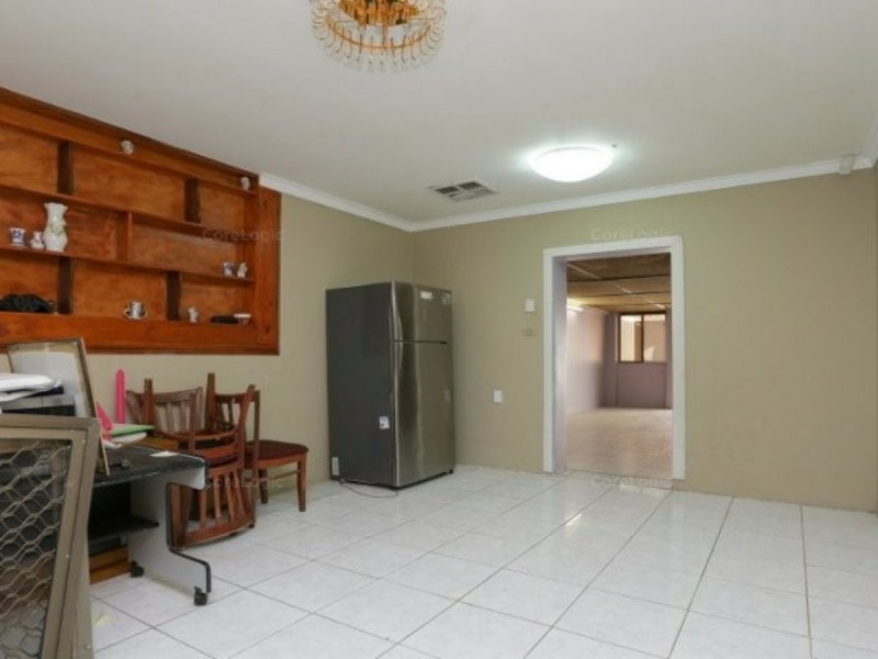 24B Spring Road, Thornlie WA 6108