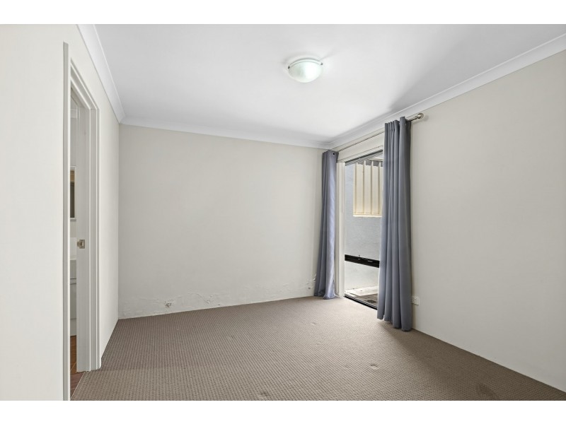 28/11 Serls Street, Armadale WA 6112