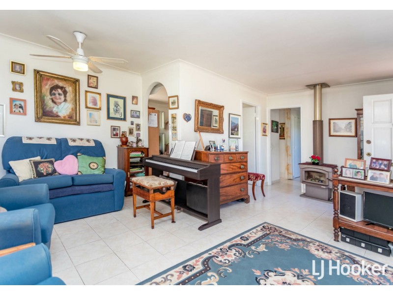 31 Ellison Drive, Langford WA 6147