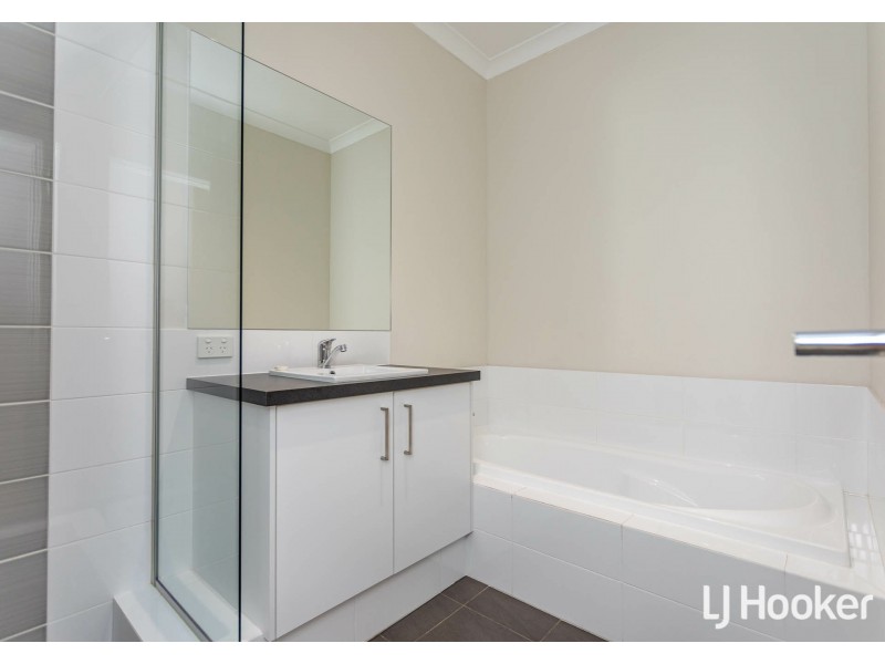 11 Cattach Way, Byford WA 6122