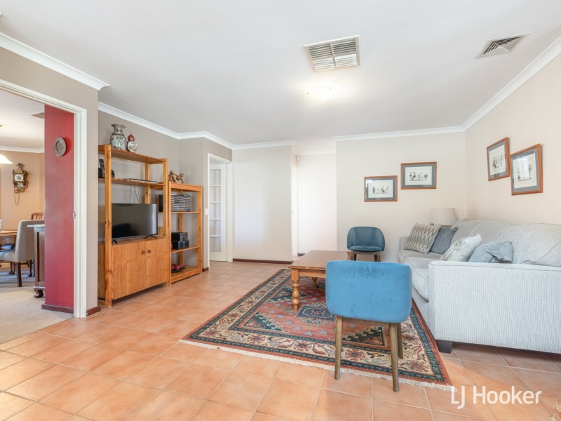 12 Tarragon Place, Thornlie WA 6108