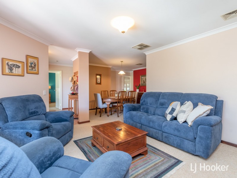 12 Tarragon Place, Thornlie WA 6108