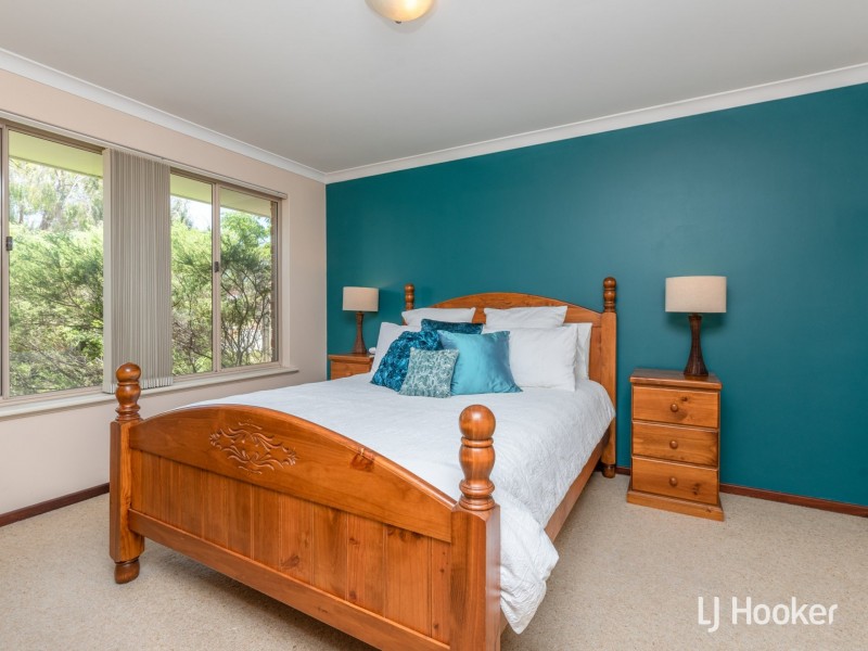 12 Tarragon Place, Thornlie WA 6108