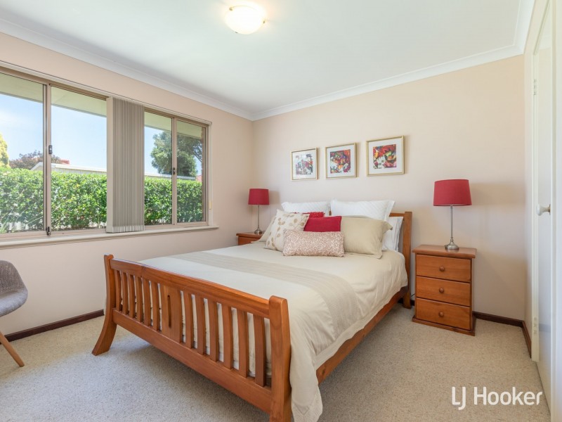 12 Tarragon Place, Thornlie WA 6108