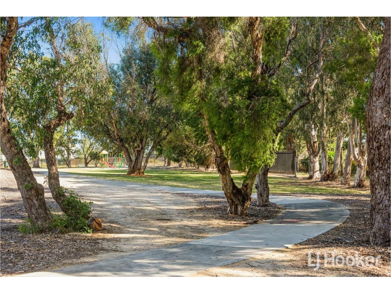 2 Bridal Crescent, Kenwick WA 6107