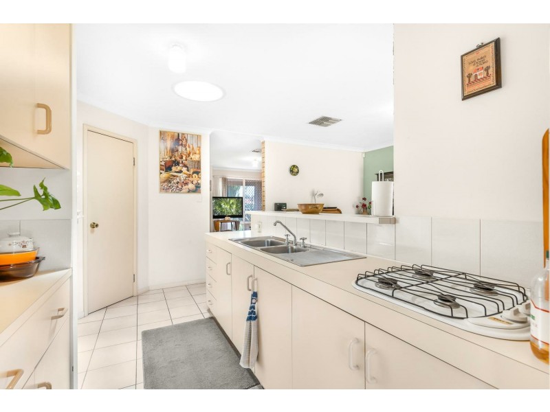 20B Lester Drive, Thornlie WA 6108