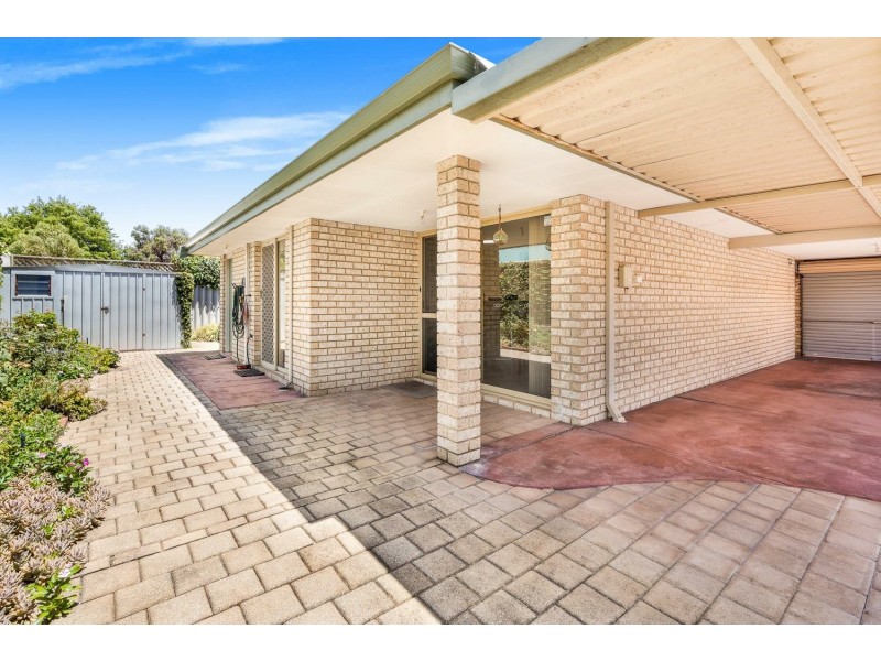 20B Lester Drive, Thornlie WA 6108