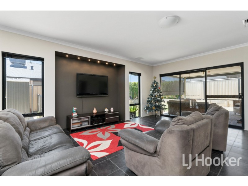 6 Starlight Pass, Seville Grove WA 6112