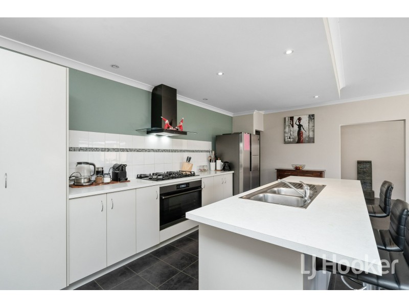 6 Starlight Pass, Seville Grove WA 6112