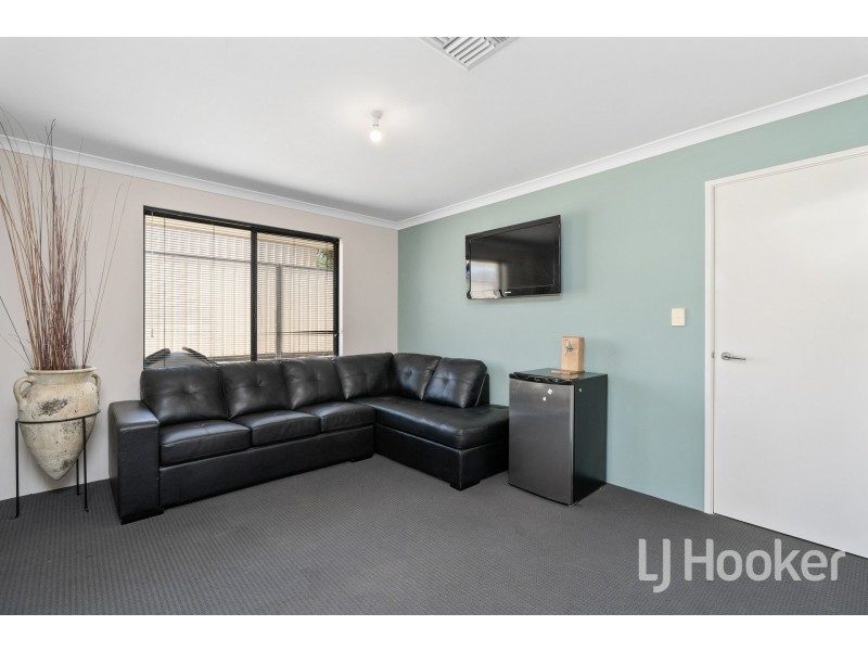 6 Starlight Pass, Seville Grove WA 6112