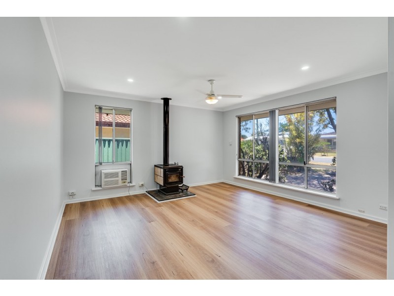 12 Tullamore Avenue, Thornlie WA 6108