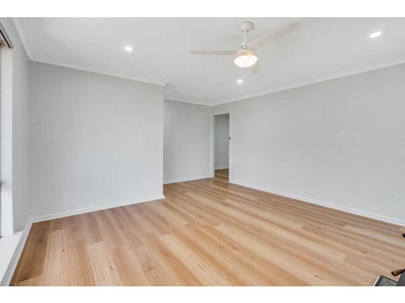 12 Tullamore Avenue, Thornlie WA 6108