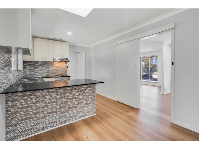 12 Tullamore Avenue, Thornlie WA 6108