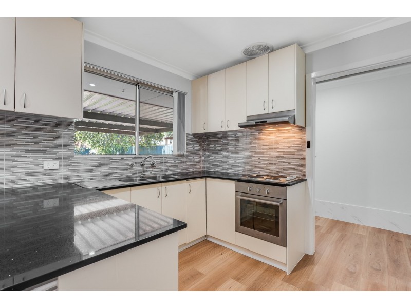 12 Tullamore Avenue, Thornlie WA 6108