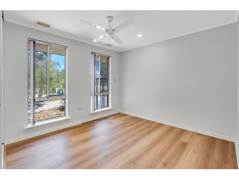 12 Tullamore Avenue, Thornlie WA 6108