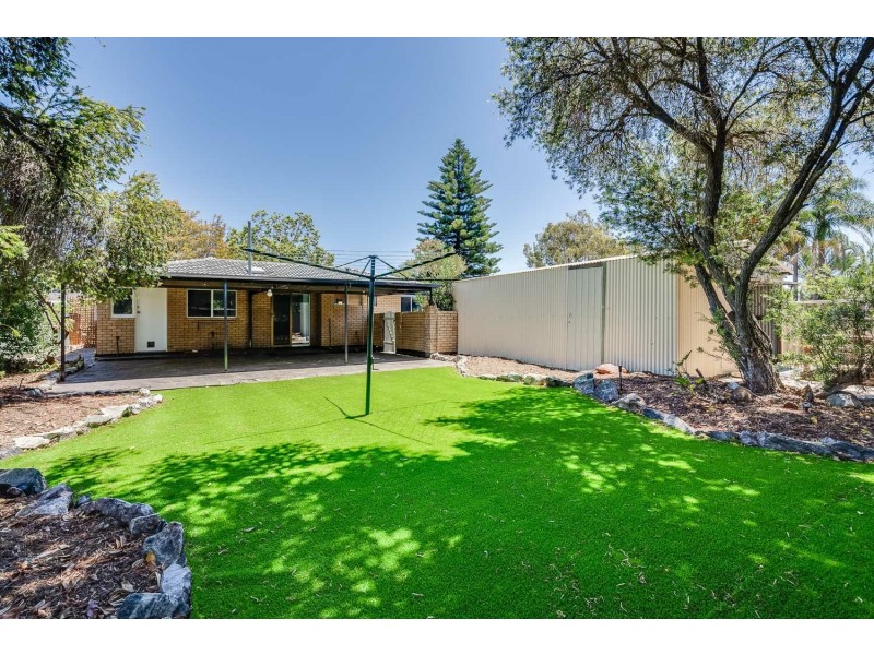 12 Tullamore Avenue, Thornlie WA 6108