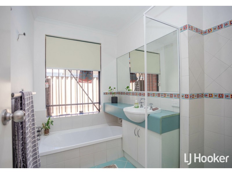 8 Bressingham Street, Canning Vale WA 6155