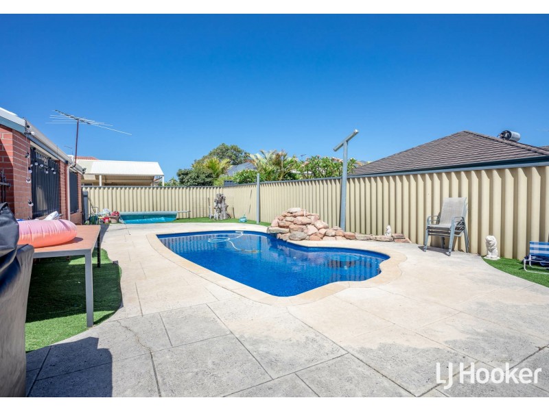 8 Bressingham Street, Canning Vale WA 6155